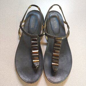 Kenneth Cole Sandals Women's size 7.5 Bronze & Black Ankle T Strap